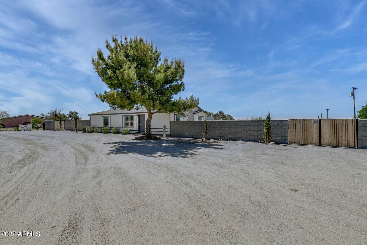 18401 Moreland Street - Photo 1