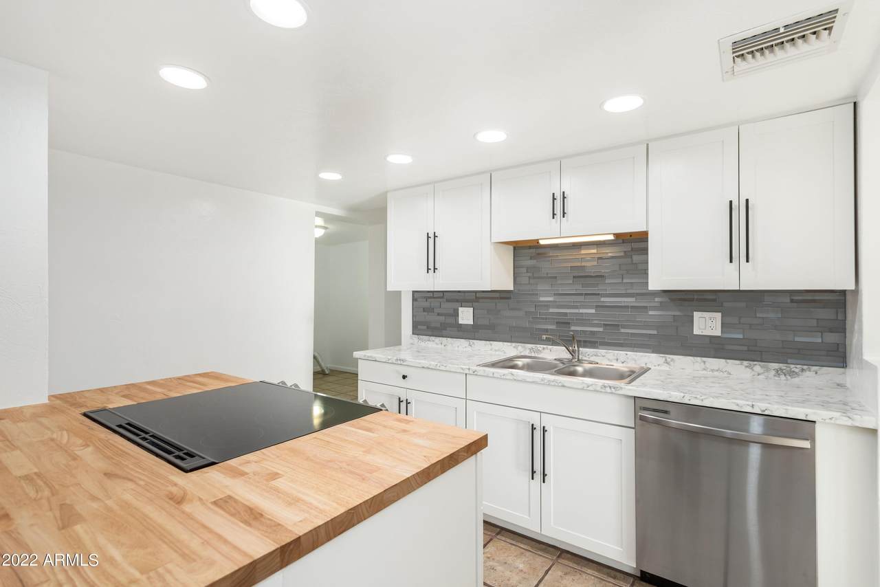 533 Pine Tree Drive - Photo 1