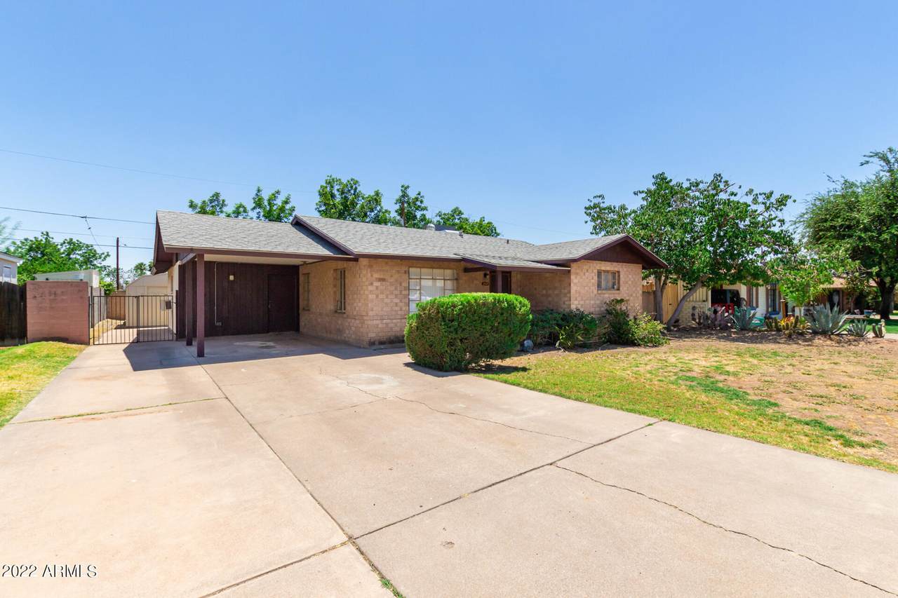 2923 Earll Drive - Photo 1