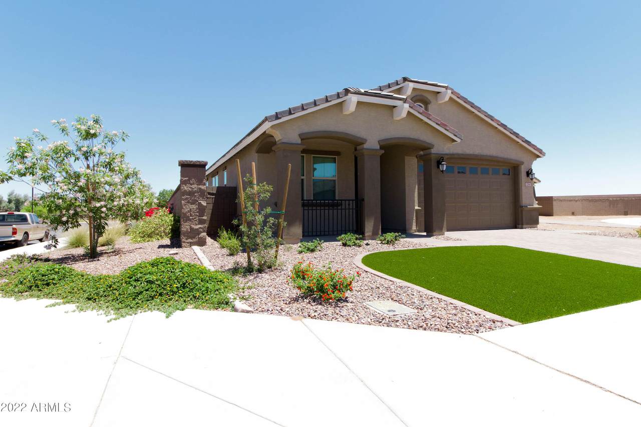 2784 New River Drive - Photo 1