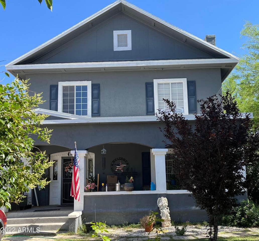 864 11th Street - Photo 1