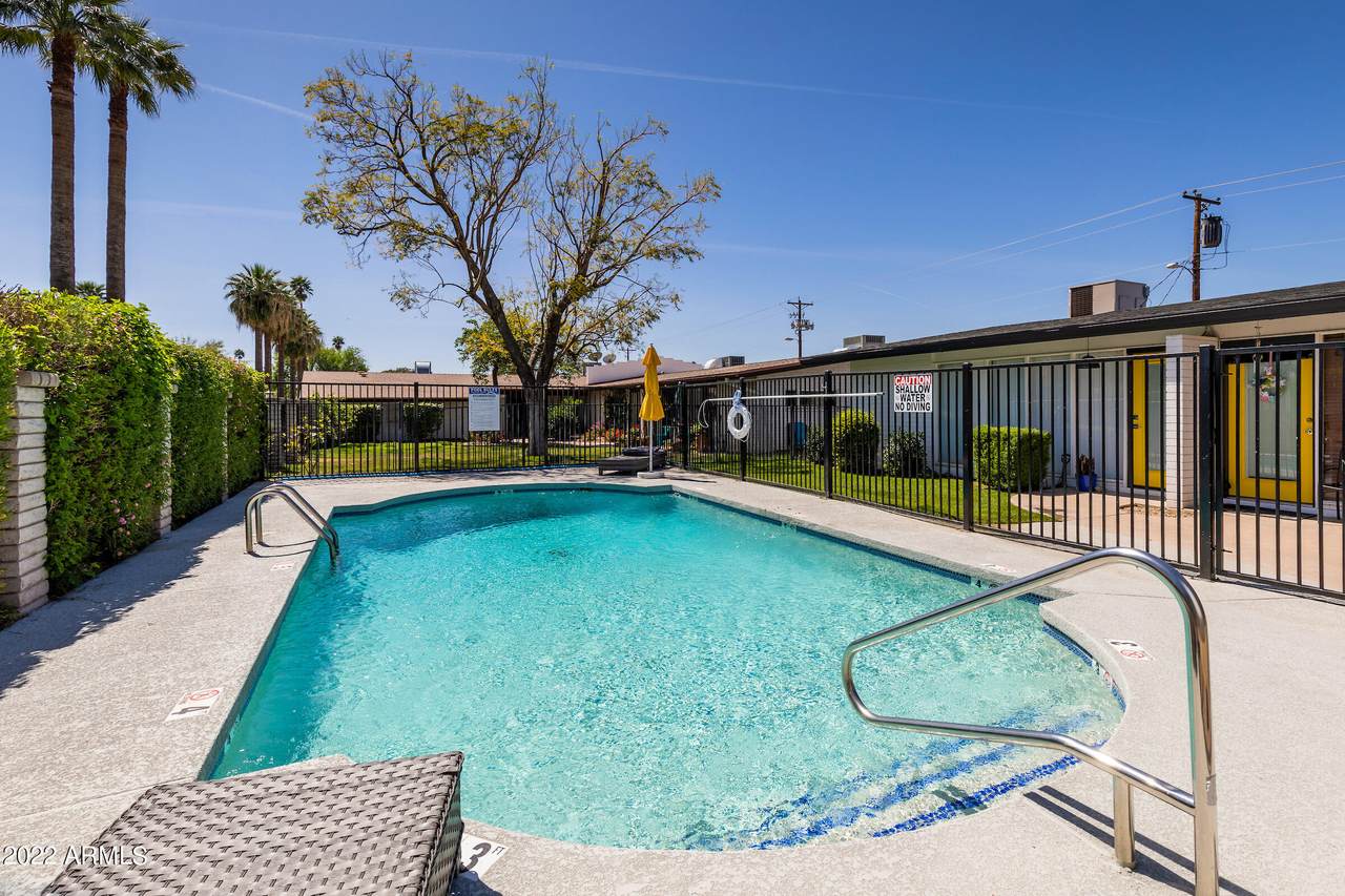 2514 46TH Street - Photo 1