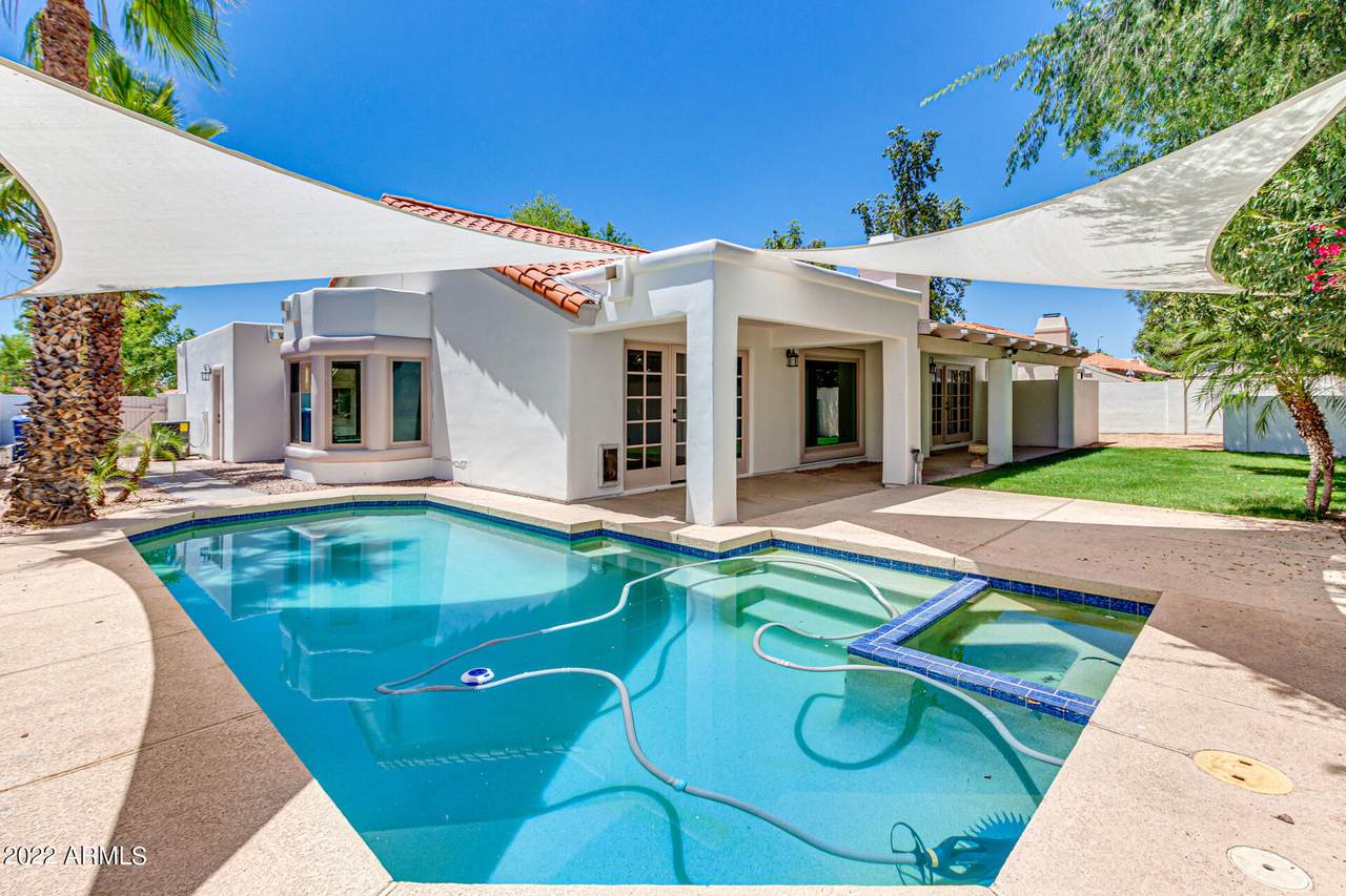 2247 Linda Street - Photo 1