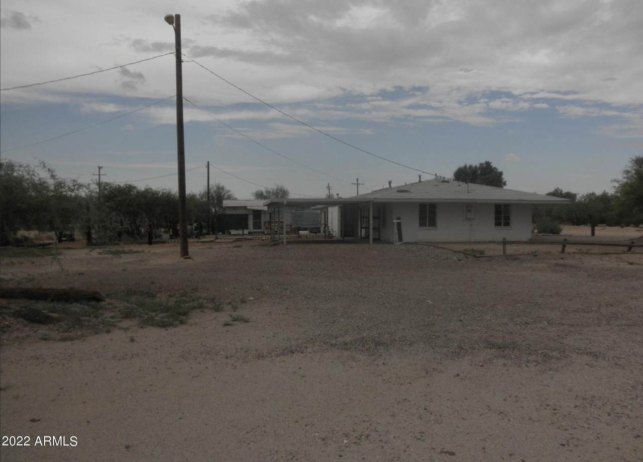 4 Cotton Center Road - Photo 1