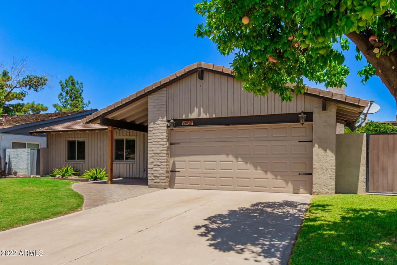 1402 Bayview Drive - Photo 1
