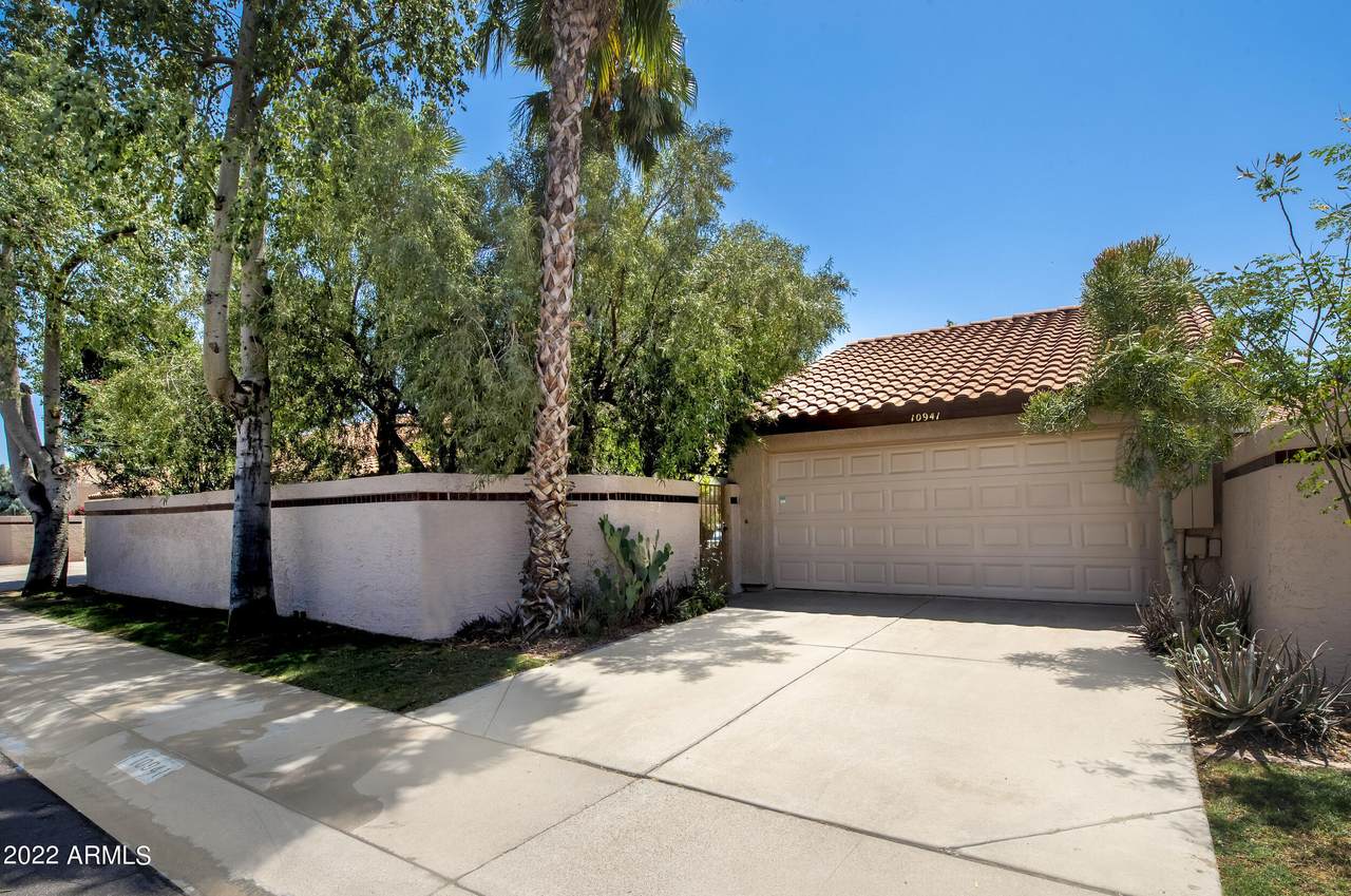 10941 Yucca Street - Photo 1