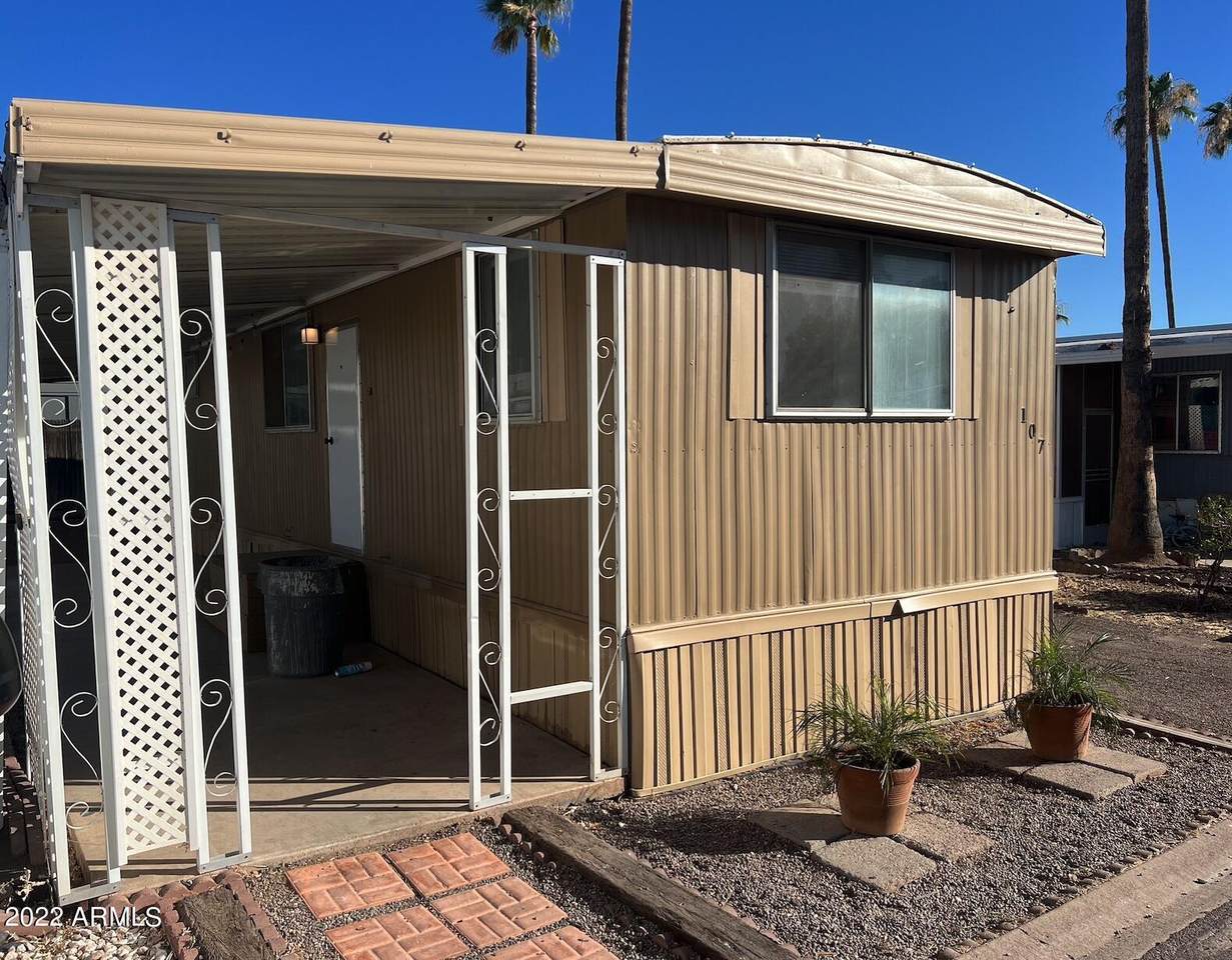 2340 University Drive - Photo 1