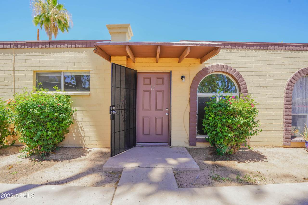 388 Comanche Drive - Photo 1