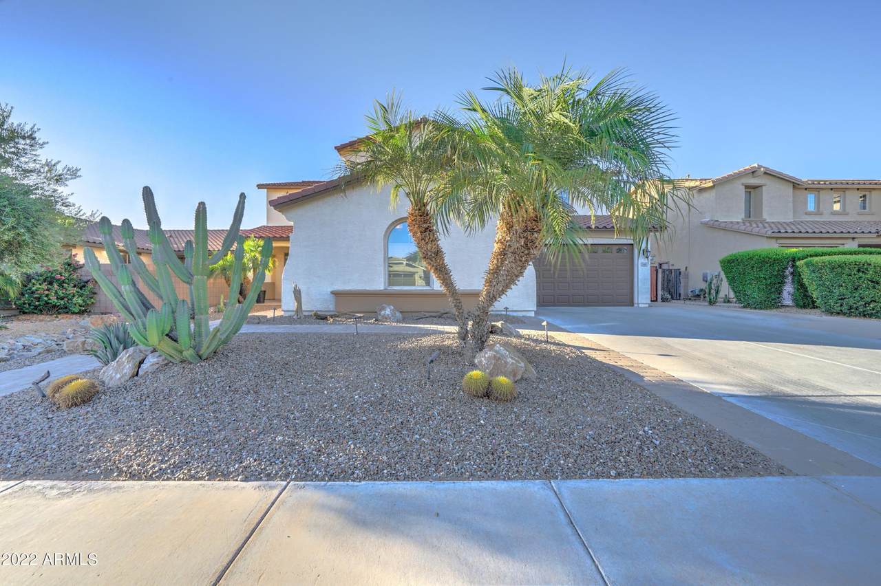 2460 Crescent Way - Photo 1