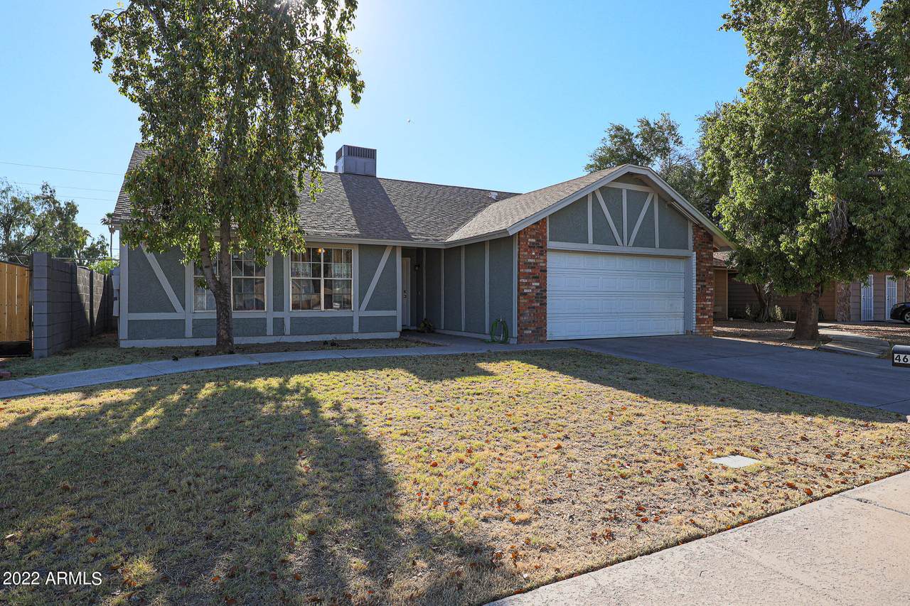 4608 74 Drive - Photo 1