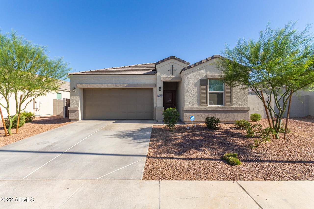 19029 Woodlands Avenue - Photo 1