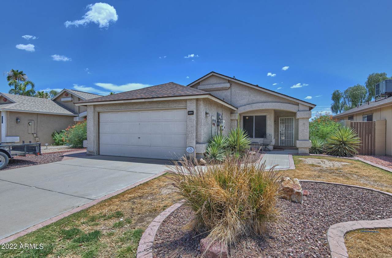 2205 Paradise Lane - Photo 1