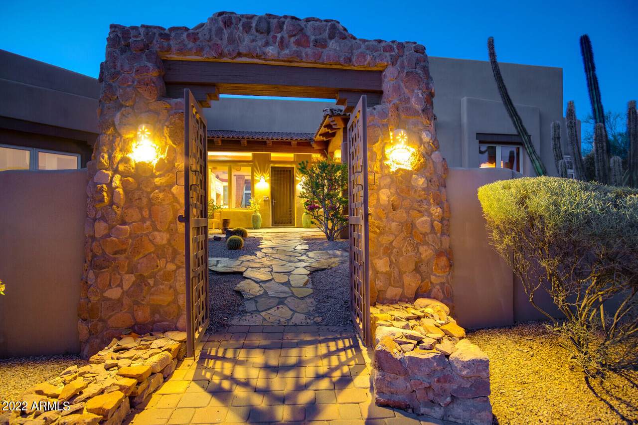 6950 Superstition View Drive - Photo 1