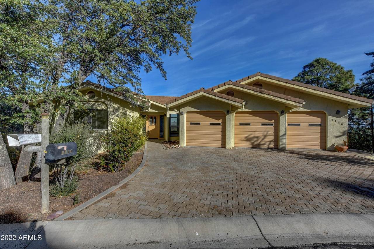 1140 Tanglewood Road - Photo 1