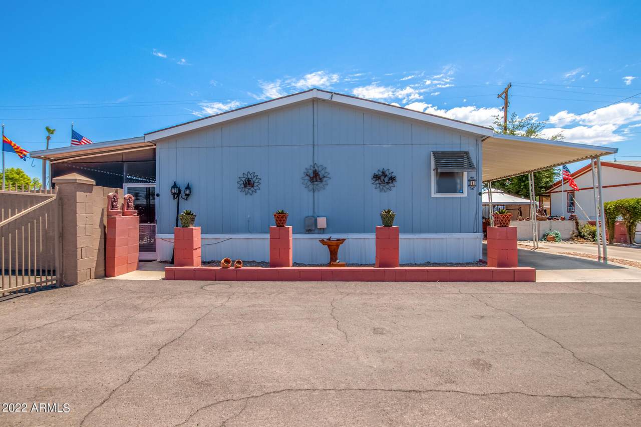2121 Center Street - Photo 1