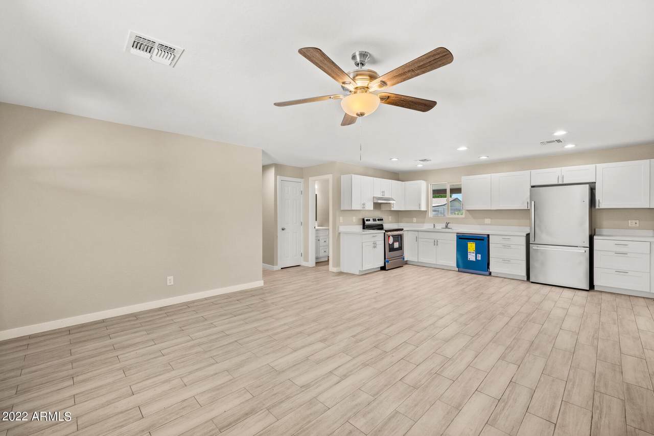 720 Williams - Photo 1