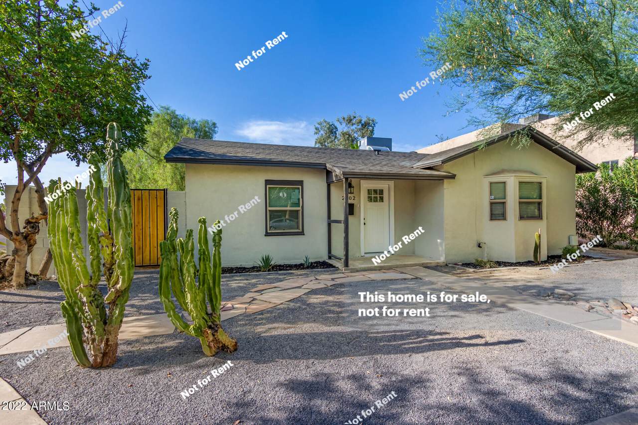 2202 Cambridge Avenue - Photo 1