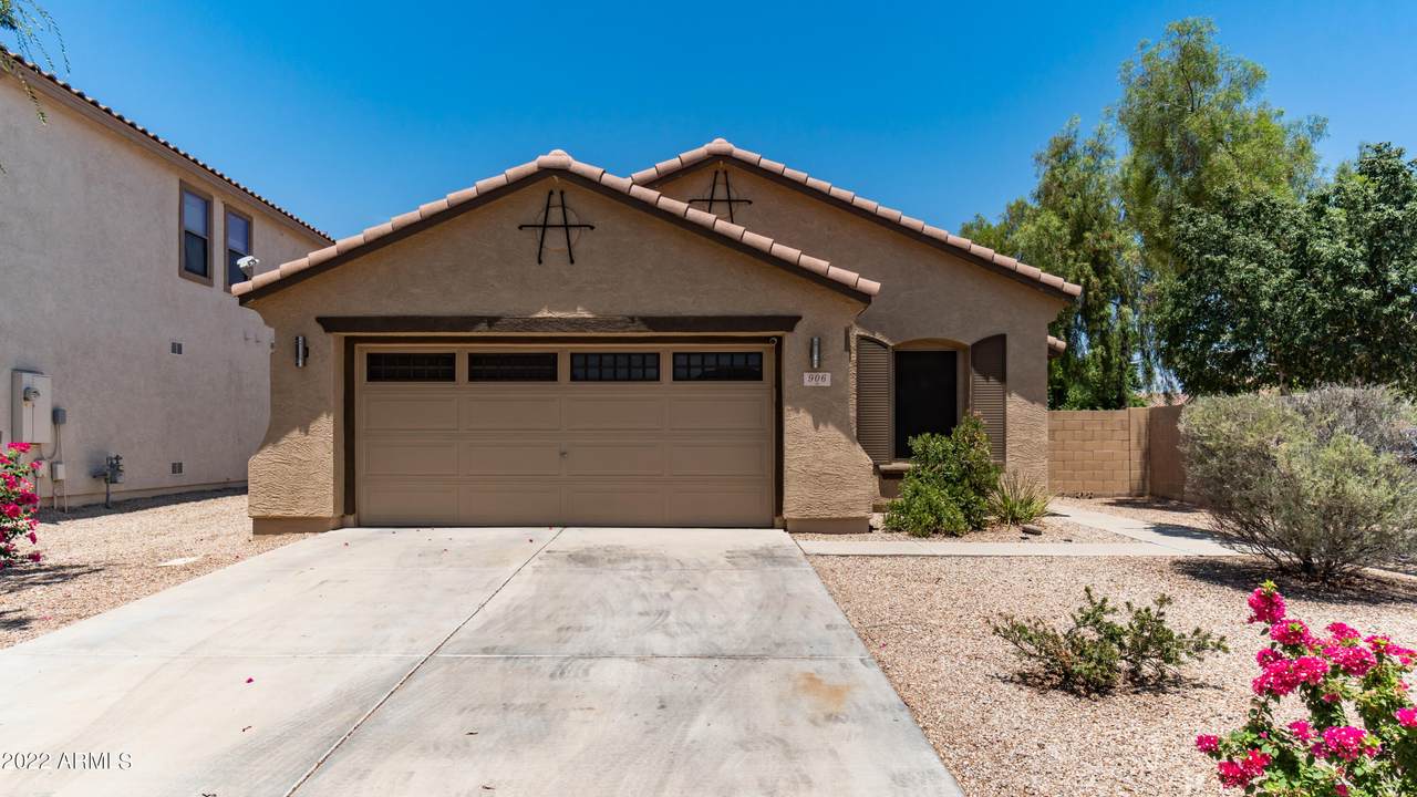 906 Desert Rose Trail - Photo 1