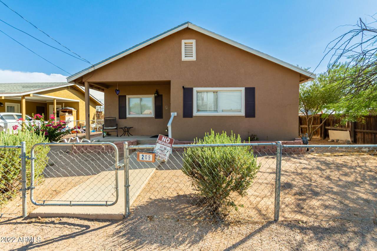 209 3RD Avenue - Photo 1