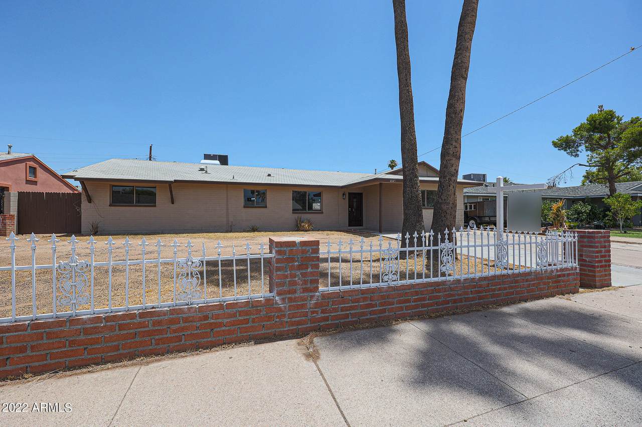 4047 79TH Avenue - Photo 1