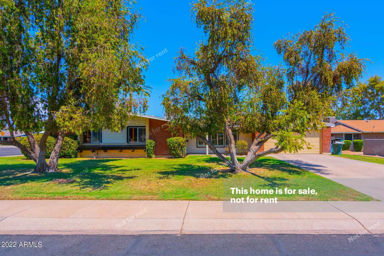 8943 13TH Avenue - Photo 1