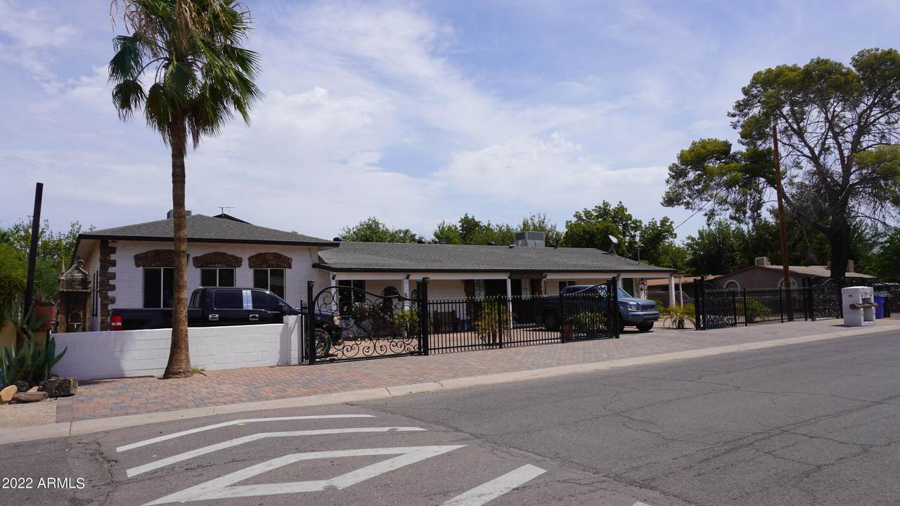 920 Tamarisk Street - Photo 1