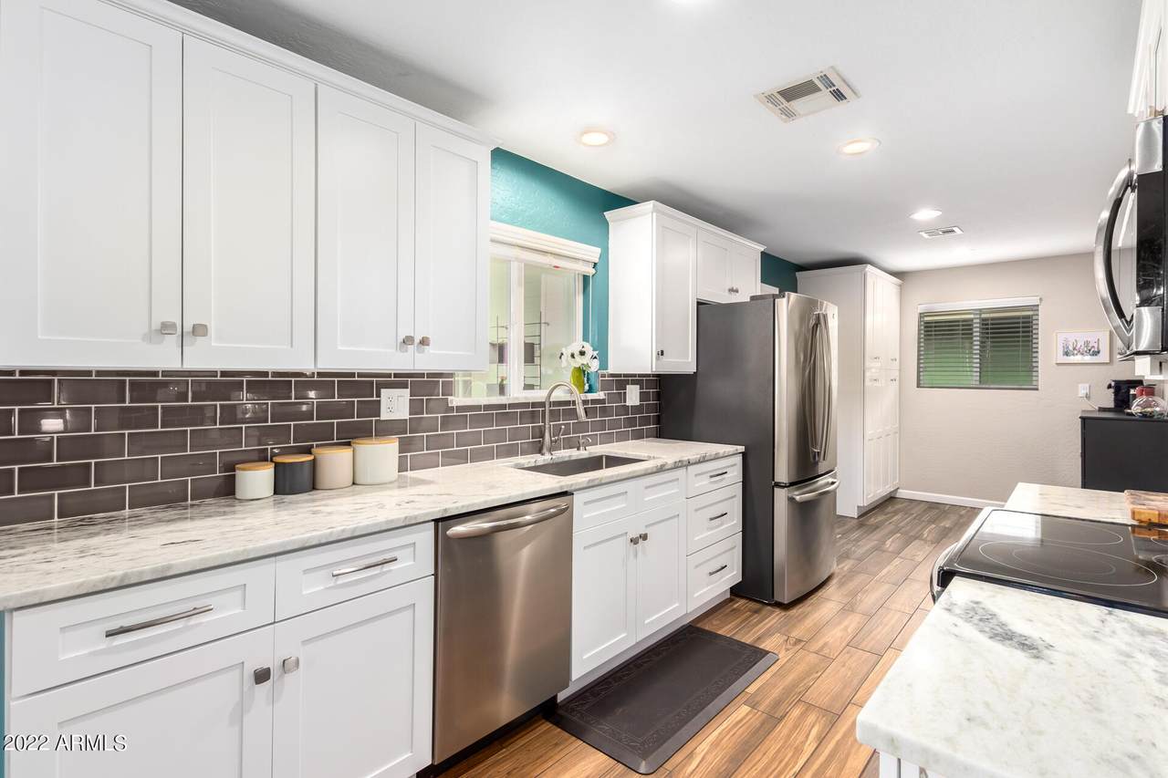 547 8TH Street - Photo 1