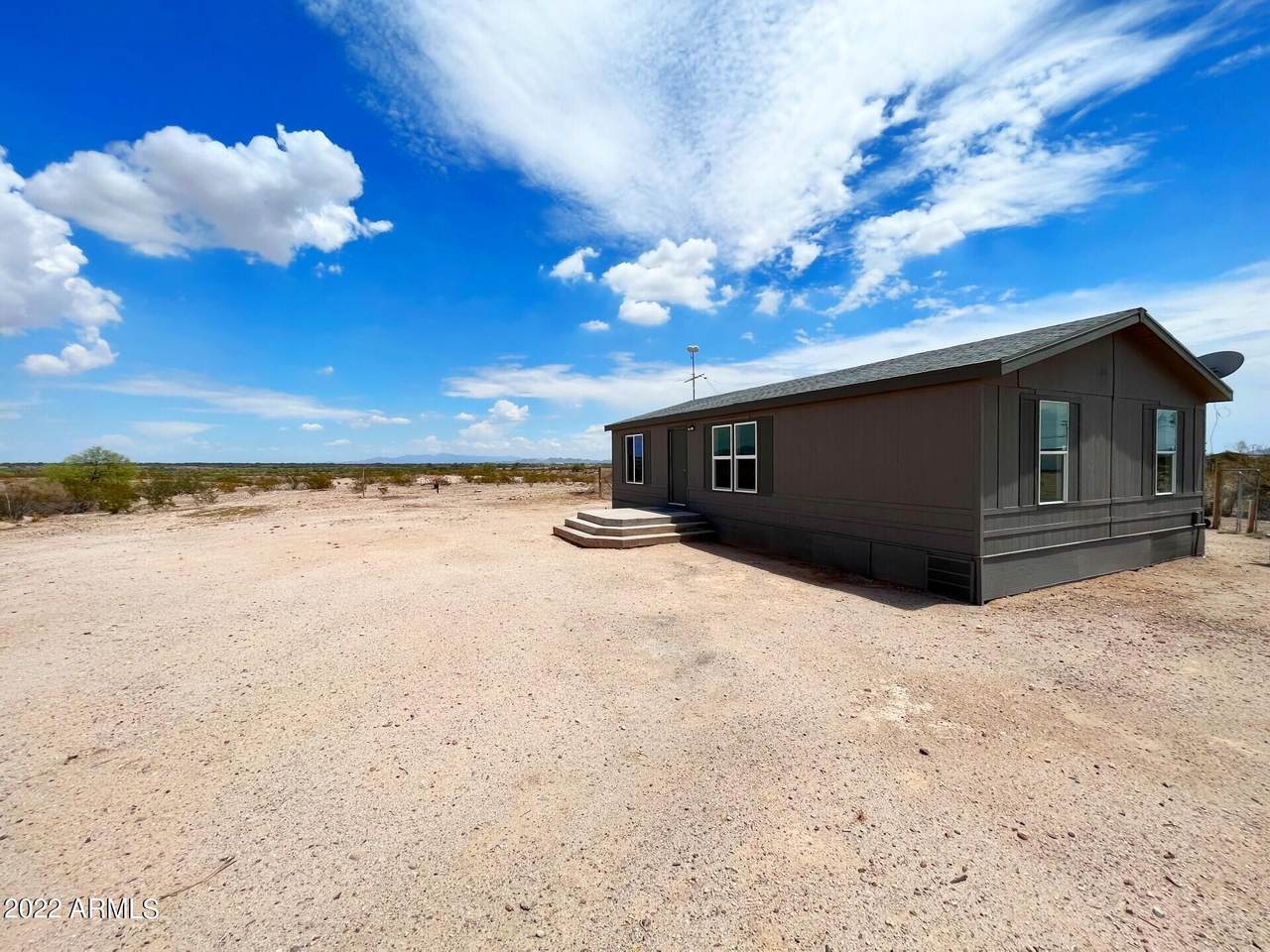 5011 330TH Avenue - Photo 1