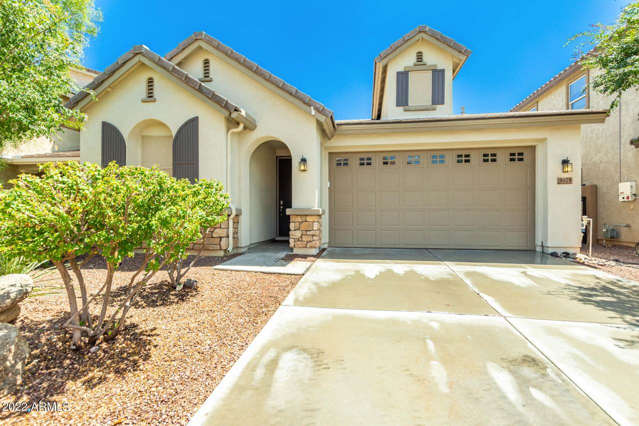 9979 Louise Drive - Photo 1