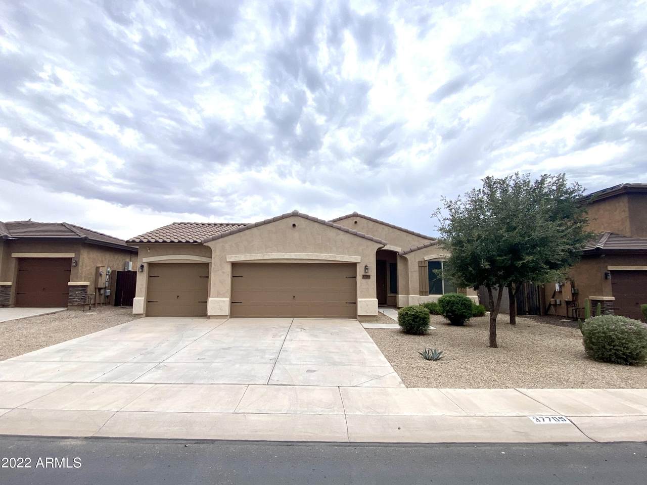 37709 La Paz Street - Photo 1