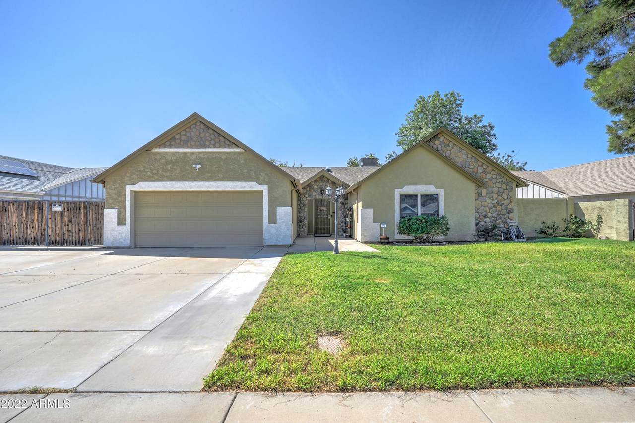 6427 Kings Avenue - Photo 1