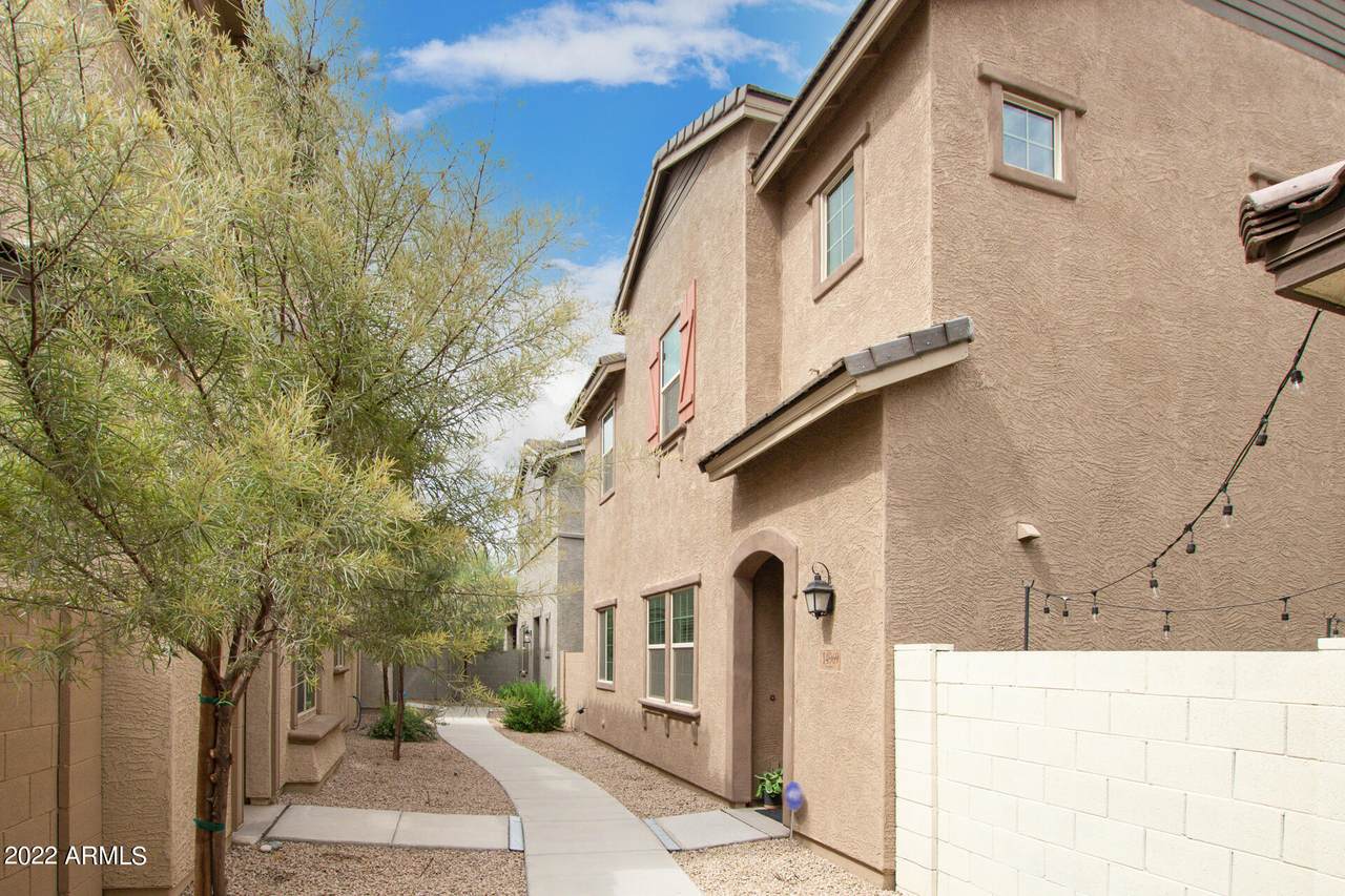 14969 Wilshire Drive - Photo 1
