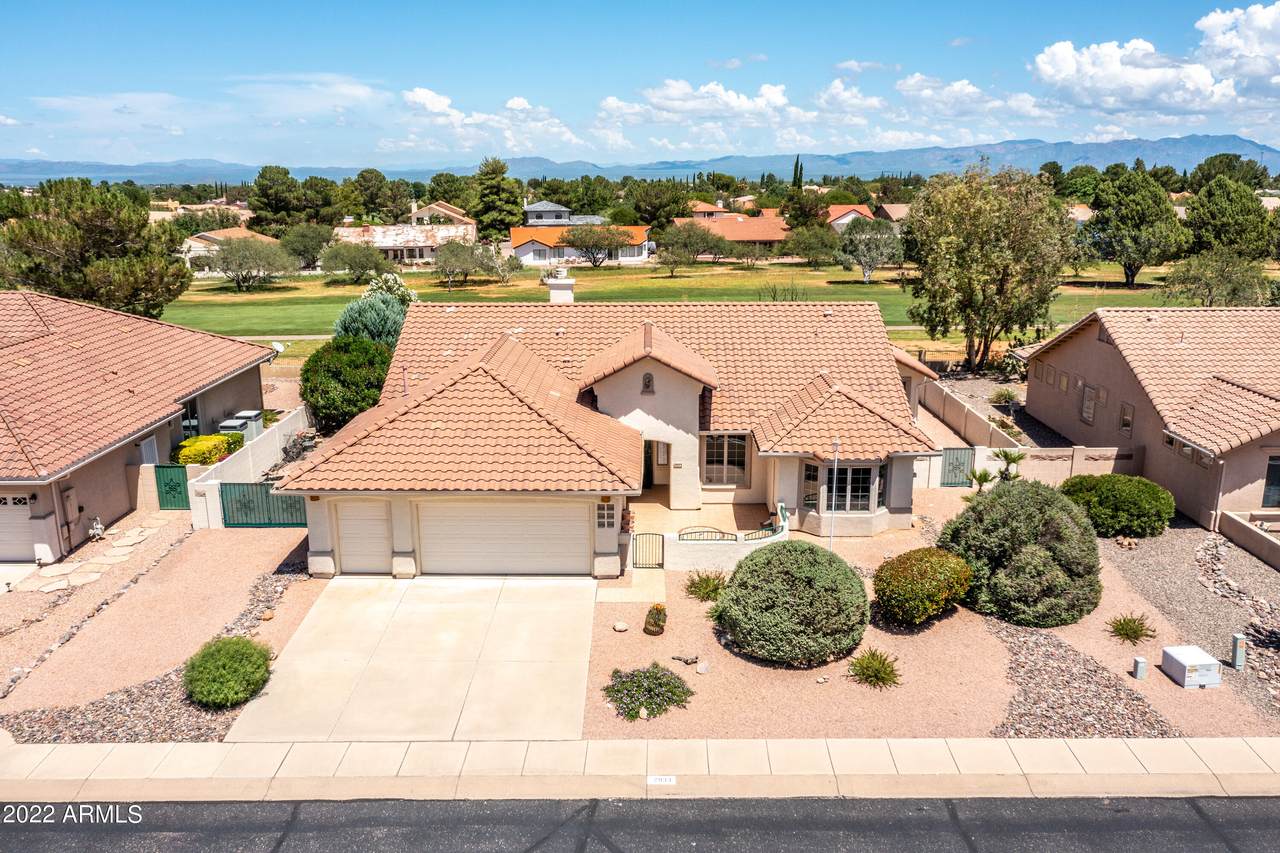 2933 Glenview Drive - Photo 1