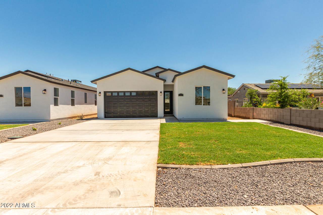 209 Kinderman Drive - Photo 1