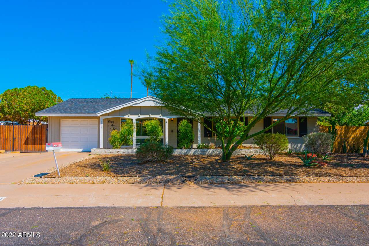 8901 18TH Avenue - Photo 1
