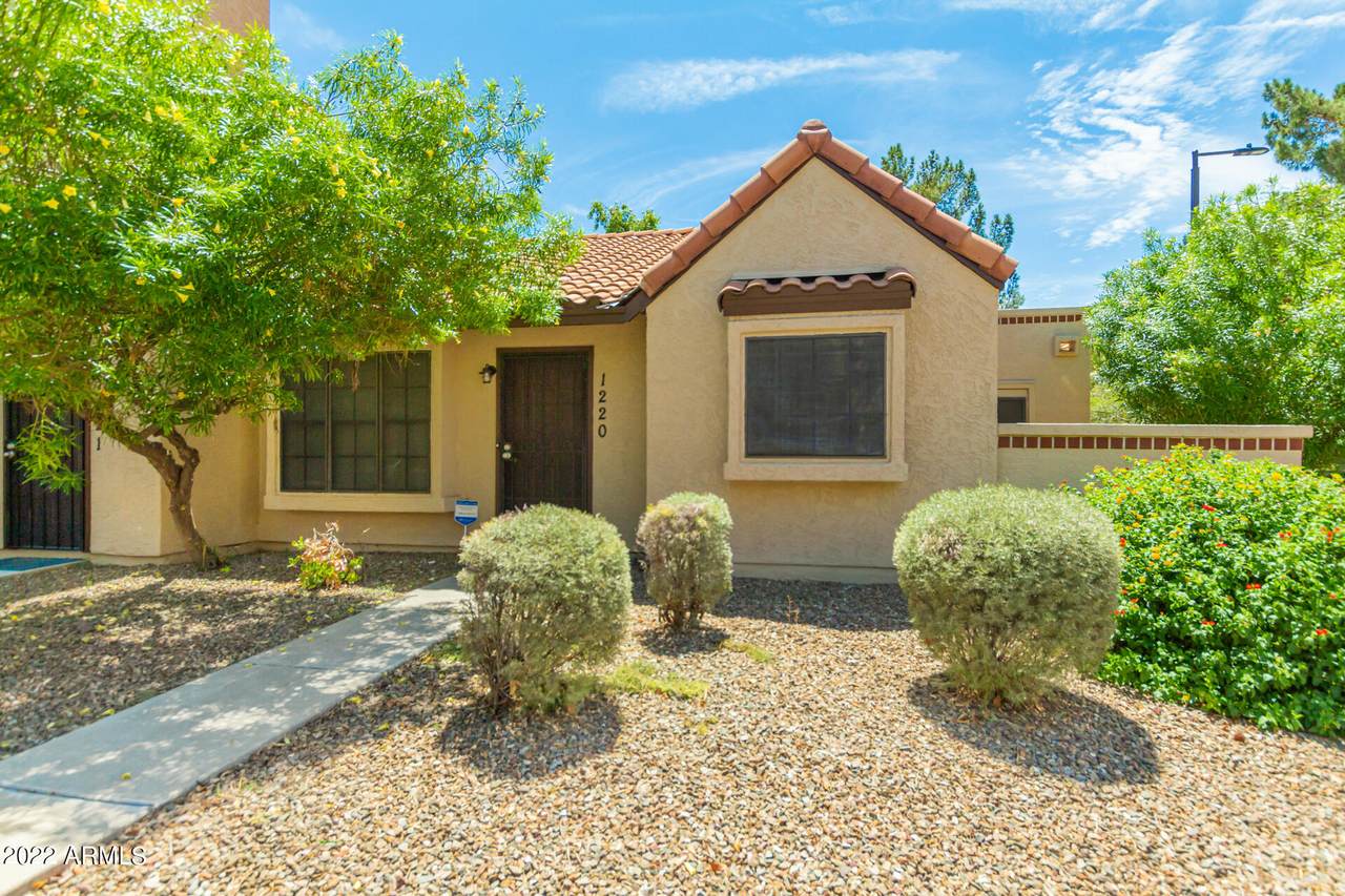 921 University Drive - Photo 1