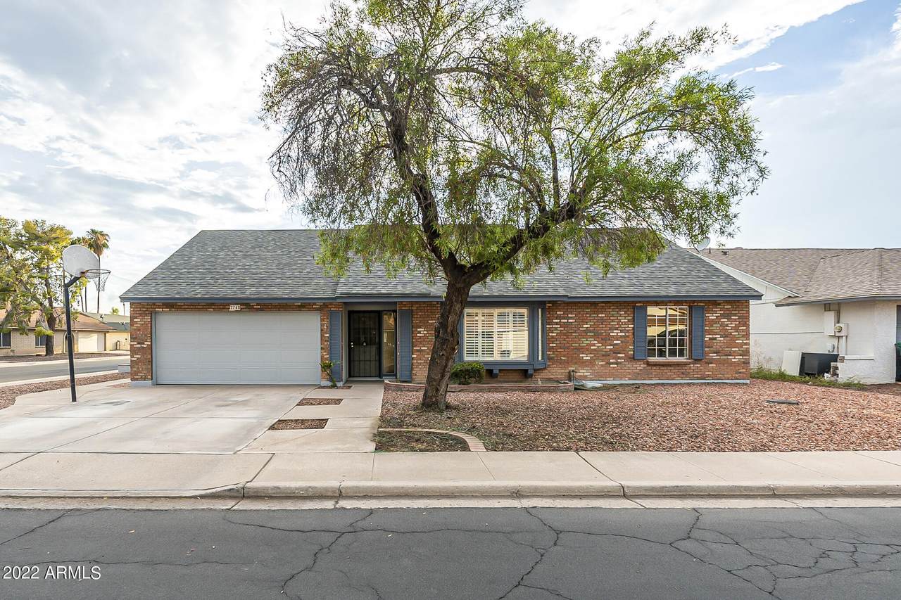 2748 Davis - Photo 1