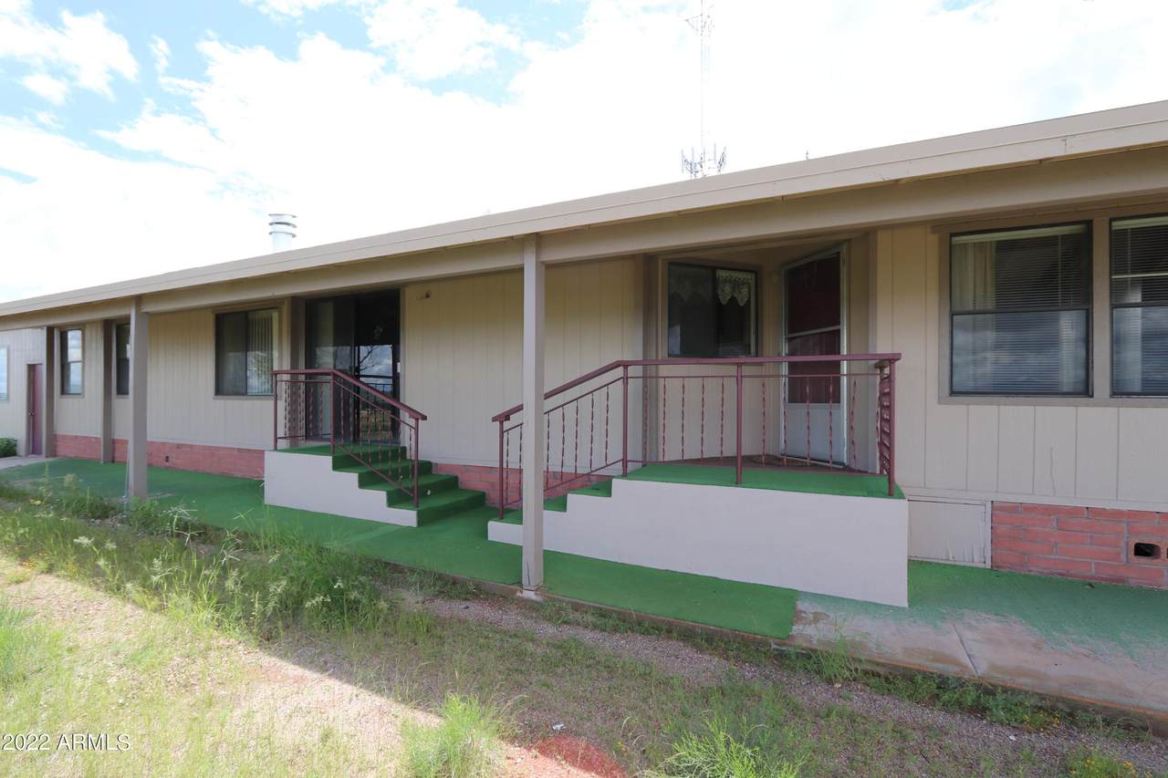 1030 Skyline Circle - Photo 1