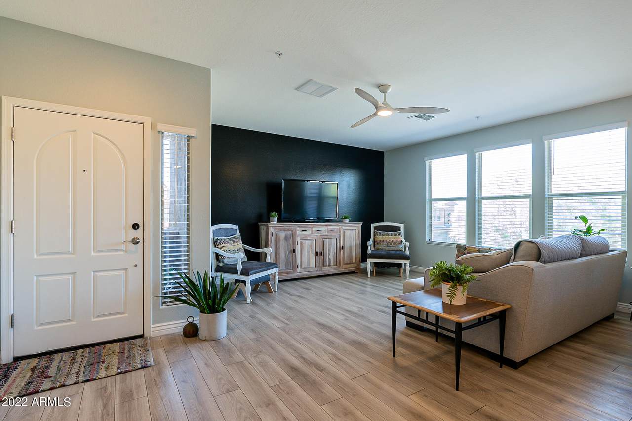2425 Bronco Butte Trail - Photo 1