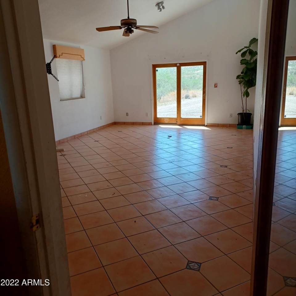 13400 Walts Way - Photo 1