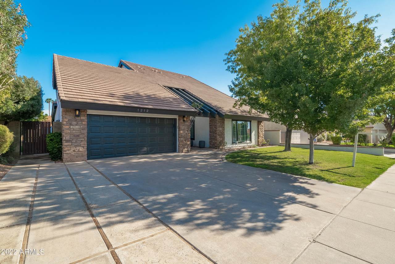 1212 Commodore Place - Photo 1