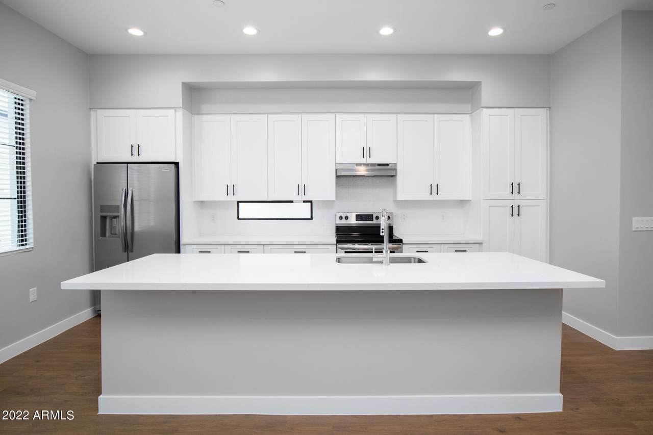 3215 Flower St Street - Photo 1