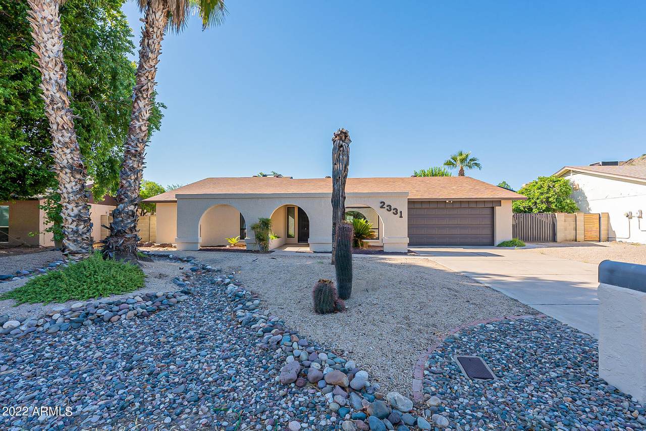 2331 Sunnyside Drive - Photo 1