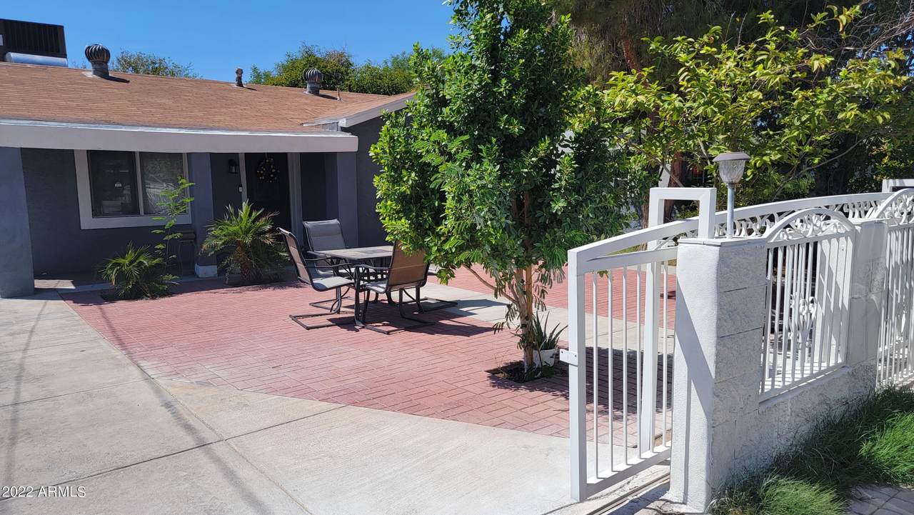 10943 Flanagan Street - Photo 1
