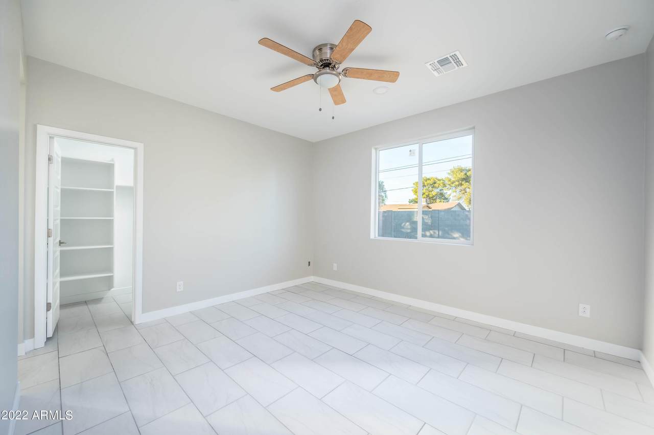 122 6 Avenue - Photo 1