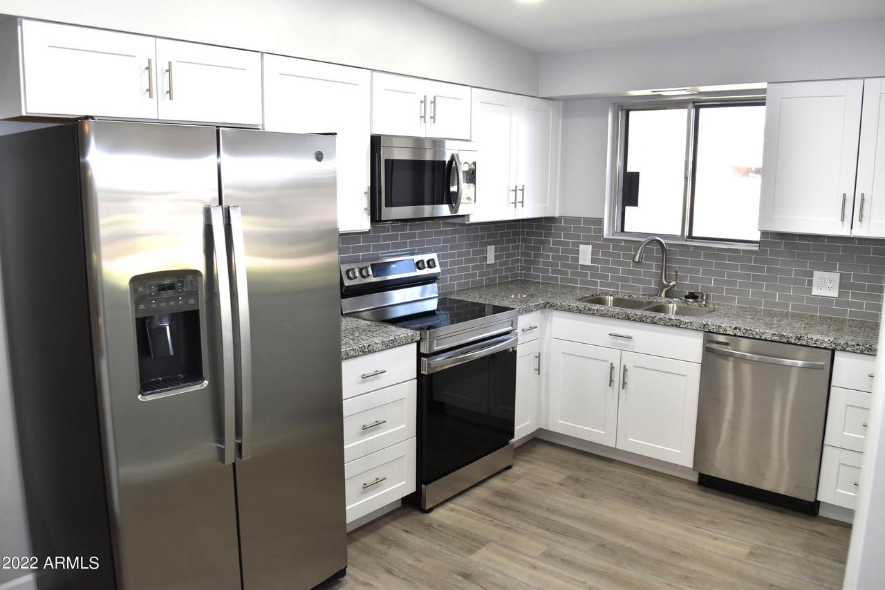 10438 105TH Avenue - Photo 1