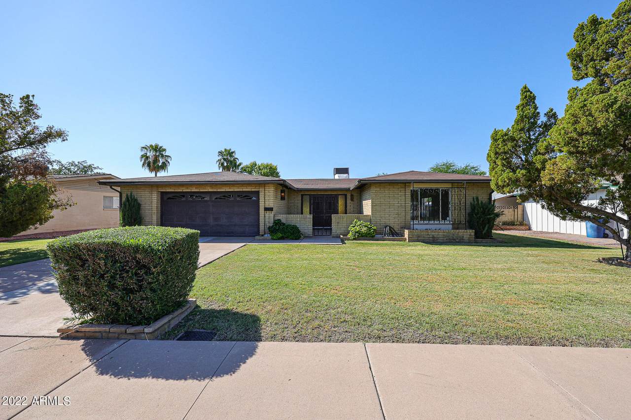 1933 Ellis Drive - Photo 1