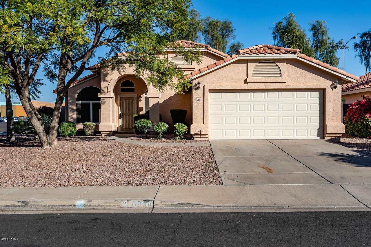 6908 Lakeview Avenue - Photo 1