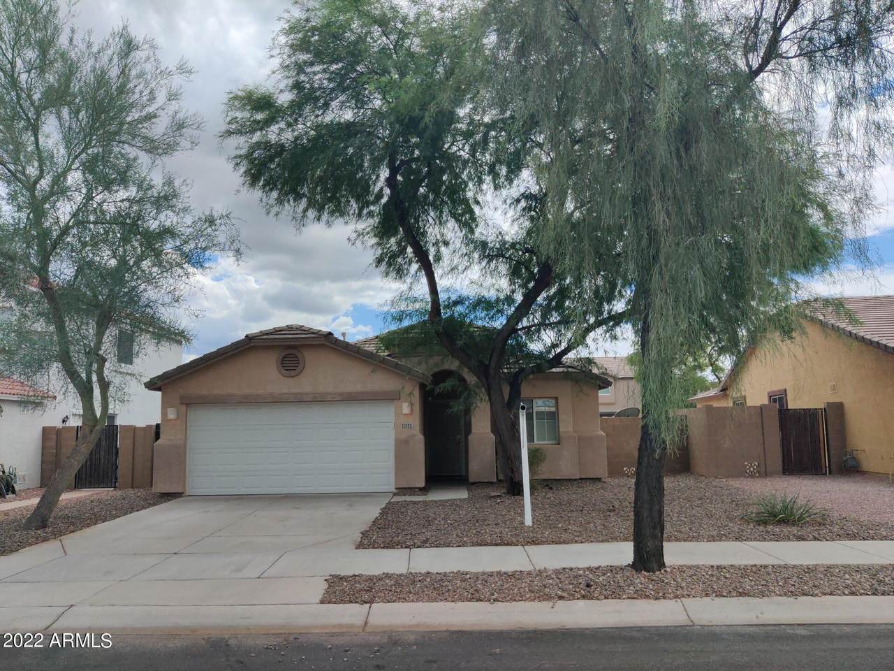 15113 Buchanan Street - Photo 1