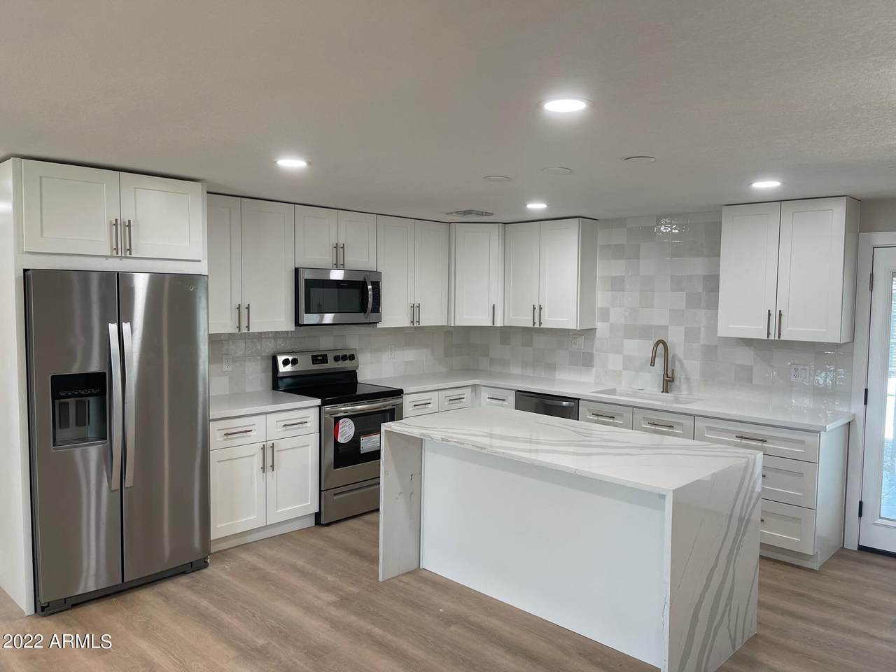 14408 37TH Street - Photo 1